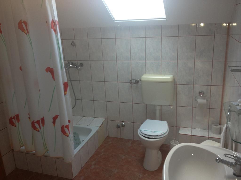 Hotel Lotus アラド 部屋 写真